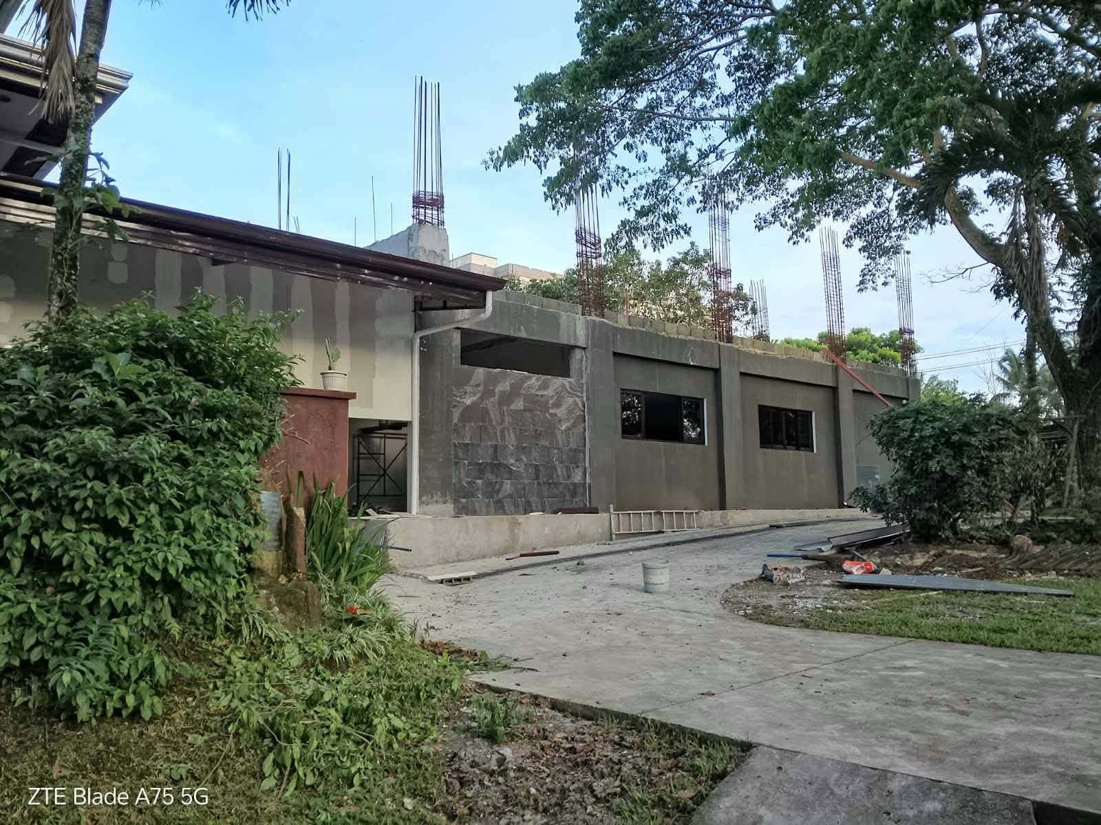 Verbum Dei building under construction